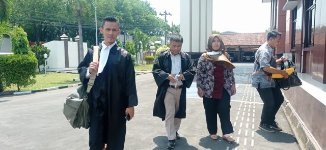Kuasa Hukum Direktur PT Dua Jangkar Ajukan Eksepsi. Kuasa Hukum : Pasal Yang Didakwakan Tak Nyambung