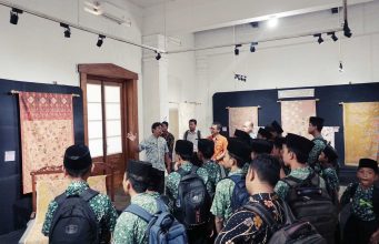 WOM Finance Ajak Pelajar ke Musem Batik Pekalongan, Kenalkan Budaya Batik Sejak Dini