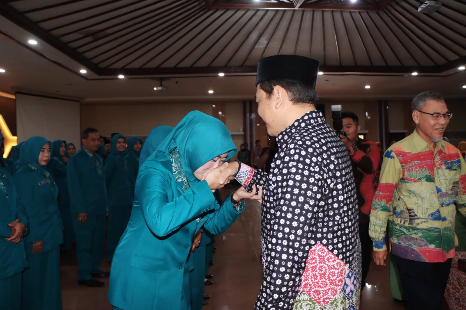 Wali Kota Pekalongan Mas Aaf Kukuhkan Pengurus TP PKK dan Tim Pembina Posyandu Kota Pekalongan