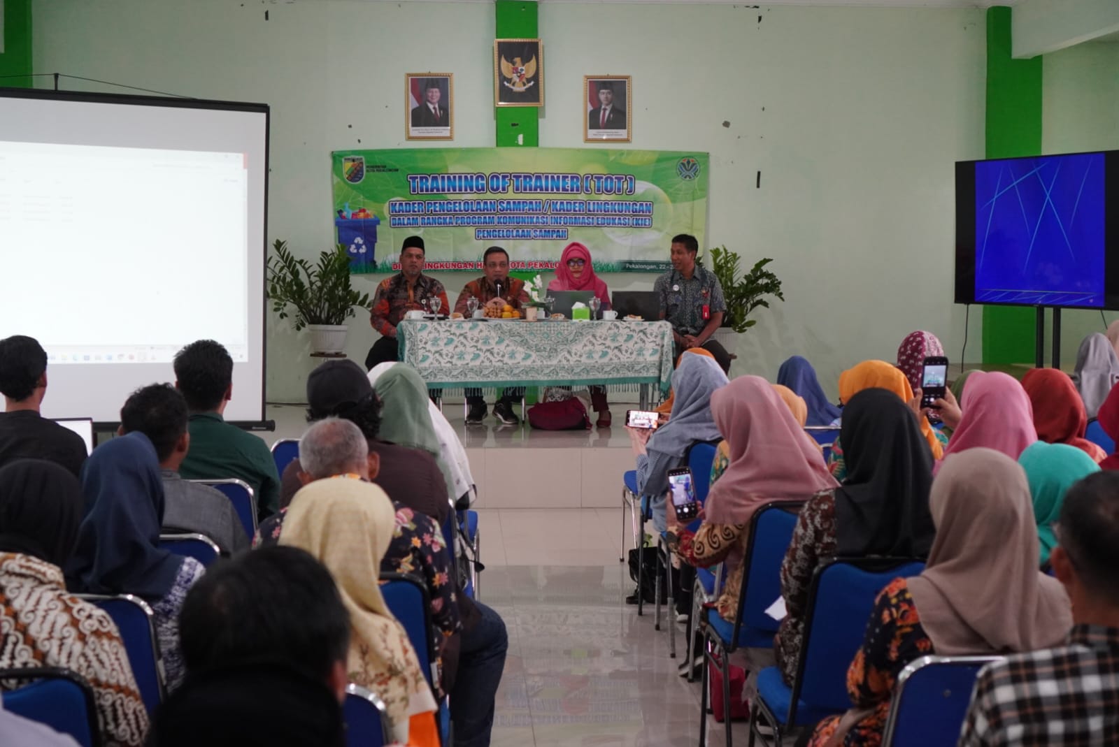 Ajak Warga Kelola Sampah, Pemkot Siapkan dan Latih Kader Lingkungan. Walikota Aaf : Pengelolaan Sampah Rumah Tangga Terus Didorong