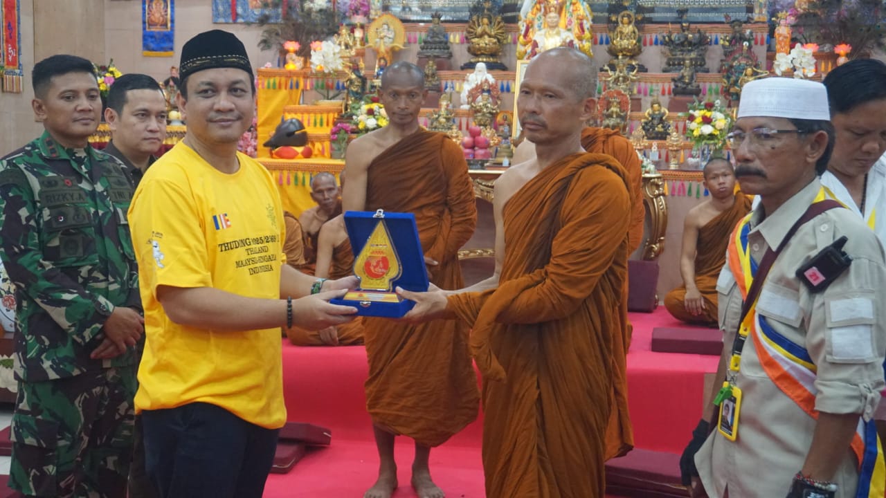 fec5ca2e-a58b-46c9-9b96-239d9e14048d