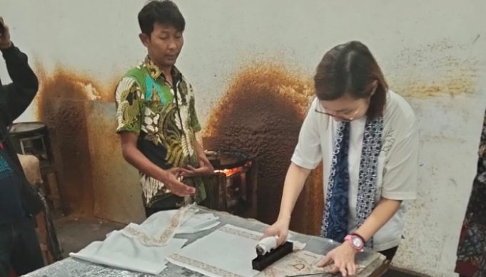 Wamen Ekraf Irene Umar Kunjungi Museum Batik Pekalongan