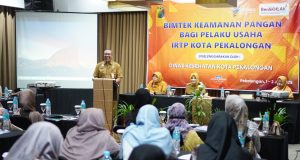 Buka Bimtek IRTP, Wakil Walikota Balgis : Pelaku Usaha Harus Paham Proses Produksi Pangan Sesuai Standar Keamanan