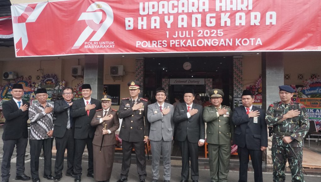 Wali Kota Aaf Hadiri HUT Bhayangkara ke-79. Aaf : Alhamdulillah, Kota Pekalongan Masih Terjaga Kondusifitasnya