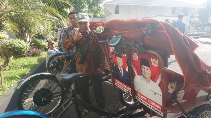 Dari Aspirasi Jadi Kenyataan, Doa Tukang Becak Kota Pekalongan Terjawab Lewat Bantuan Becak Listrik Presiden Prabowo