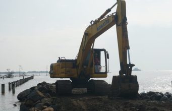 Cegah Abrasi, Dua Pemecah Gelombang di Kota Pekalongan