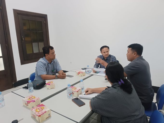 Diduga Ada Kejanggalan, Kelurga Pasien Mendatangi RSUP Karyadi Semarang