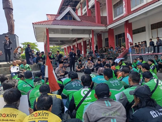 Walikota Aaf Apresiasi Solidaritas Ojol Pekalongan, Aksi Damai Berlangsung Kondusif