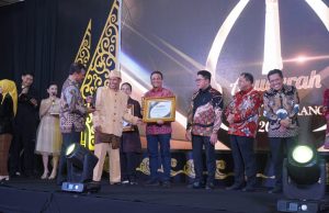 Bangkitkan Kejayaan Perikanan, Pemkot Pekalongan Kembali Ukir Prestasi di Malam Anugerah Jawa Pos