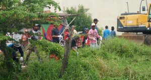 Padat Karya Pembersihan Sungai Meduri, Wali Kota Aaf Ajak Warga Jaga Kebersihan Lingkungan