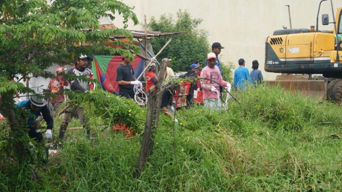Padat Karya Pembersihan Sungai Meduri, Wali Kota Aaf Ajak Warga Jaga Kebersihan Lingkungan