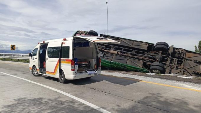 Rem Blong, Bus Pariwisata Terguling di Pemalang, Tiga Penumpang Tewas