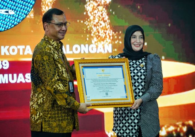 Pemkot Pekalongan Terima Anugerah Pengawasan Kearsipan