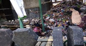 Sukimin, Warga Kuripan Yosorejo Pekalongan, Sulap Sampah Plastik Jadi Paving Blok