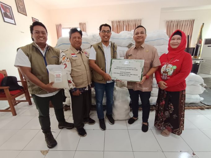 Bulog Tegal Salurkan Bantuan 13,195 Ton Beras Bagi Korban Banjir Pekalongan. Walikota Aaf : Sangat Membantu Ditengah Tanggap Darurat Banjir