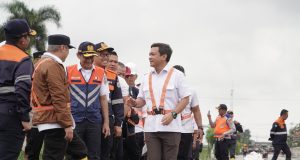 Menteri Perhubungan dan Wali Kota Pekalongan Tinjau Jalur Kereta Terdampak Banjir, Pastikan Perjalanan Penumpang Aman