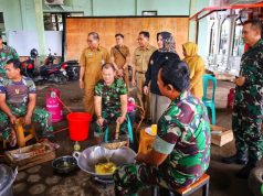 Dapur Lapangan Kodim Layani Ratusan Porsi Makanan bagi Korban Banjir. Wakil Walikota Balgis : Sangat Membantu Pemerintah Dalam Penanganan Banjir