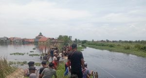 Walikota Aaf Apresiasi Warga yang Rela Libur Bekerja untuk Gotong Royong Menambal Tanggul Sungai Bremi yang Jebol