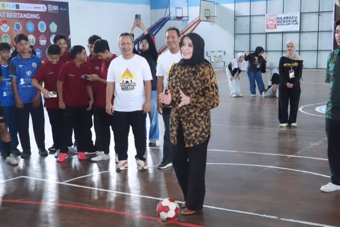 Wakil Walikota Balgis Diab Resmi Buka Nusantara Futsal Competition 2026 di GOR Jetayu