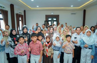 Hadiri Nyelawe PGRI, Wakil Wali Kota Tekankan Edukasi Pengelolaan Sampah Sejak Dini