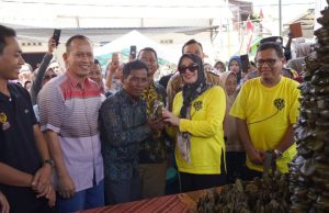 Gunungan 1.000 Kue Bugis, Wujud Syukur dan Kebersamaan Warga Kampung Bugisan