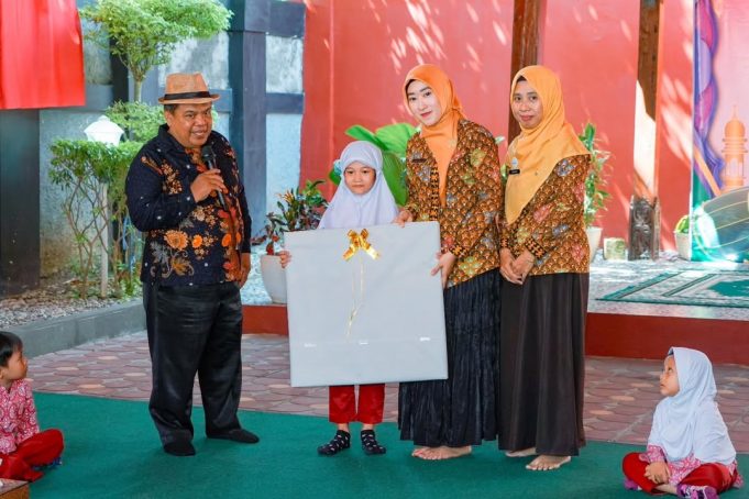 Bunda Paud Kota Pekalongan Gelar Open House dan Halal Bihalal, Ajarkan Sopan Santun Bertamu Kepada Anak Usia Dini