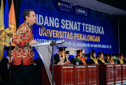 Dari Kampus ke Masyarakat, Pesan Walikota Pekalongan di Wisuda Unikal