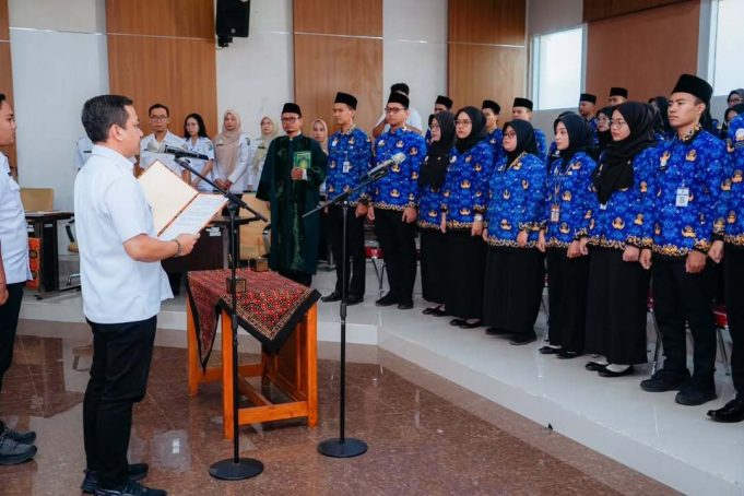 Pengambilan Sumpah dan Penyerahan SK PNS, Pemkot Pekalongan Dorong ASN Lebih Profesional