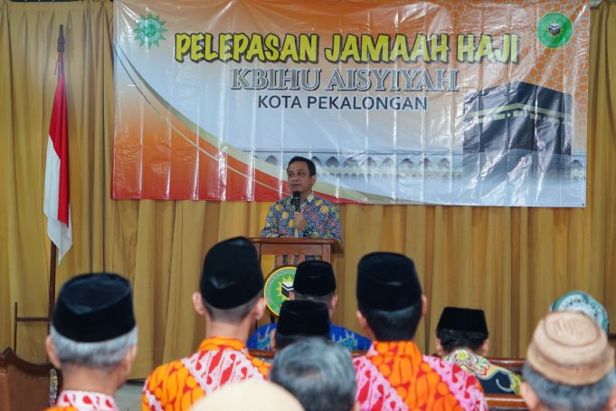 Walikota Pekalongan Lepas 67 Jemaah Haji KBIHU Aisyiyah