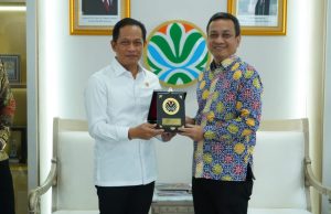 Pekalongan Raya Siap Bangun PSEL, Walikota Pekalongan Aaf Serahkan Surat Kesiapan ke Menteri LH