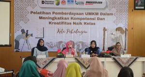 Dekranasda Kota Pekalongan Dorong Kreativitas Lewat Pelatihan Daur Ulang Sampah Plastik Kota Pekalongan