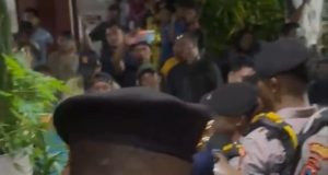 Kediaman Ketua BMT Mitra Umat Digeruduk Nasabah