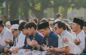 Sholat Iduladha di Lapangan Mataram Berlangsung Khidmat, Wali Kota Ajak Warga Teladani Semangat Pengorbanan