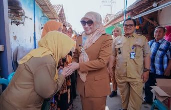 Wakil Walikota Pekalongan Takziah ke Rumah Duka Almarhumah Tarsimi, Sampaikan Dukungan dan Pendampingan Keluarga