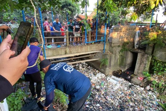 Wali Kota Aaf Lari Sembari Susur Sungai dalam Run For Rivers, Kota Pekalongan Komitmen Bersih Sampah